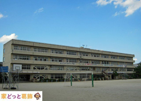 ���ӊ� �O���s���O�㏬�w�Z �k��1���B 70m