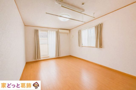 �Q�� �q������