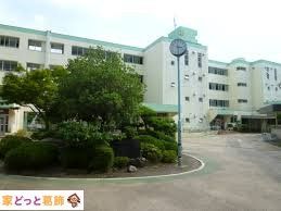  ���R�s�����菬�w�Z �k��8���B 570m