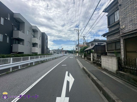 ̑ ]