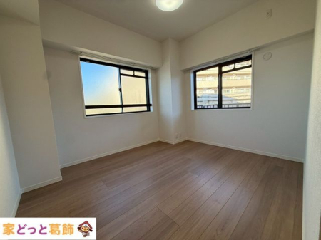 �Q�� �Q��