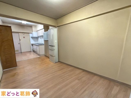 ���r���O ���r���O